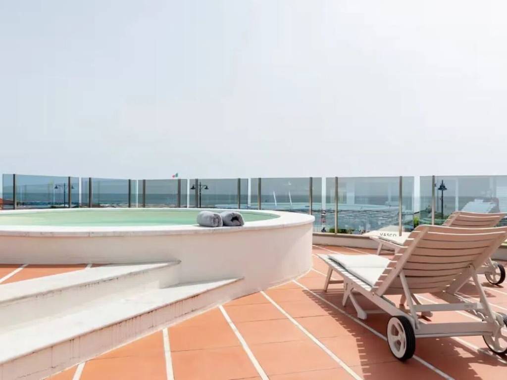 appartamento in affitto a Forte dei Marmi in zona Roma Imperiale