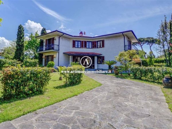 casa indipendente in affitto a Forte dei Marmi in zona Vittoria Apuana