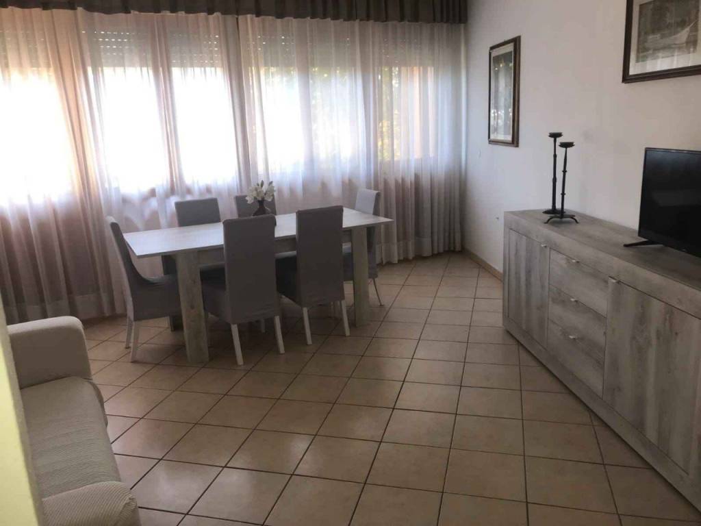 appartamento in affitto a Forte dei Marmi in zona Vittoria Apuana