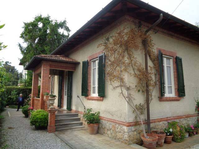 casa indipendente in affitto a Forte dei Marmi in zona Roma Imperiale