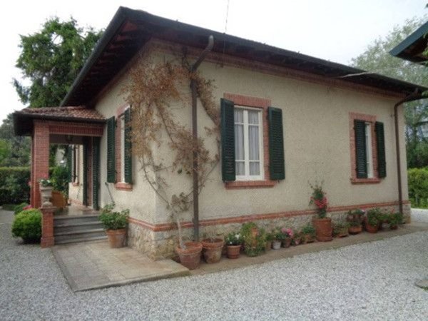casa indipendente in affitto a Forte dei Marmi in zona Roma Imperiale