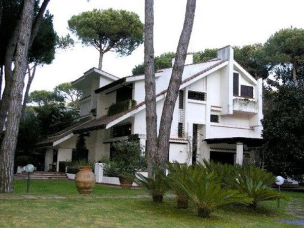 casa indipendente in affitto a Forte dei Marmi in zona Vittoria Apuana
