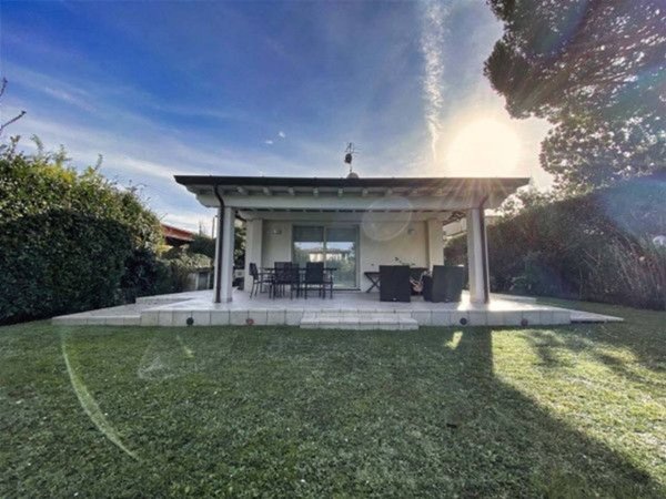 casa indipendente in affitto a Forte dei Marmi