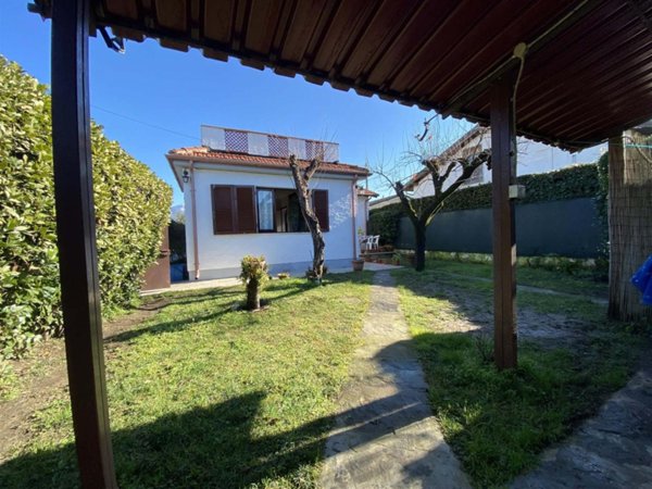 casa indipendente in affitto a Forte dei Marmi
