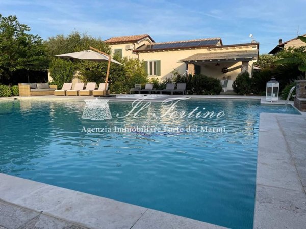 casa indipendente in affitto a Forte dei Marmi in zona Vaiana