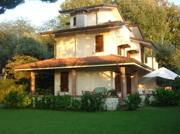 casa indipendente in affitto a Forte dei Marmi in zona Vittoria Apuana