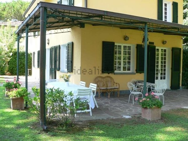casa indipendente in affitto a Forte dei Marmi in zona Roma Imperiale