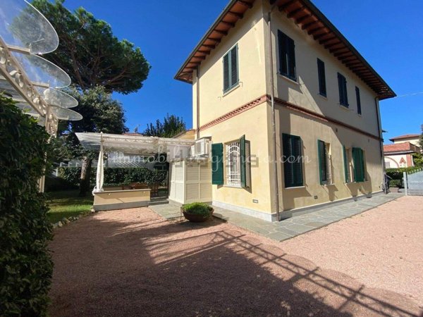 casa indipendente in affitto a Forte dei Marmi
