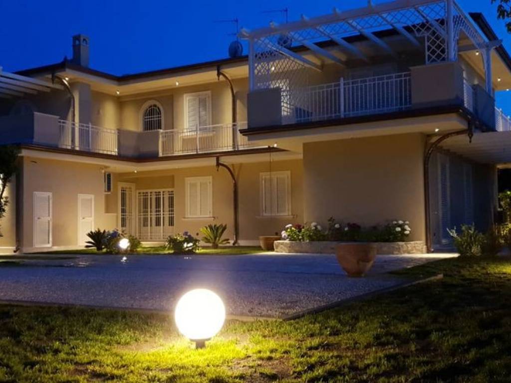 casa indipendente in affitto a Forte dei Marmi