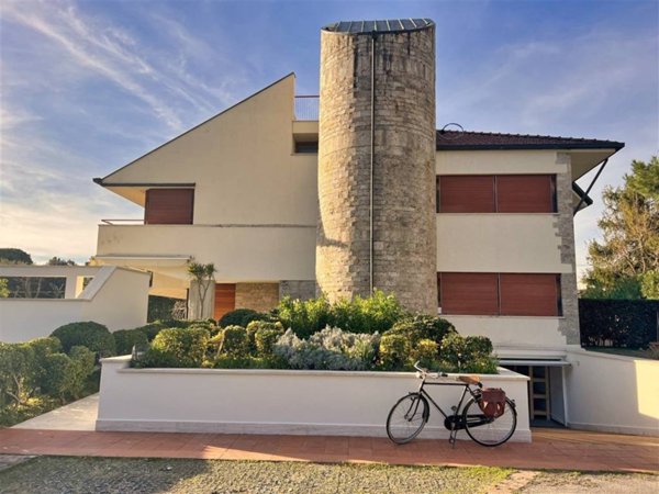 casa indipendente in affitto a Forte dei Marmi in zona Vittoria Apuana