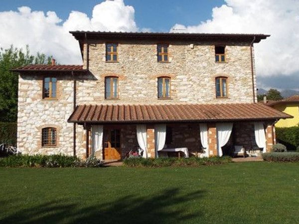 casa indipendente in affitto a Forte dei Marmi in zona Vaiana