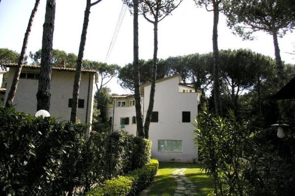 casa indipendente in affitto a Forte dei Marmi in zona Vittoria Apuana