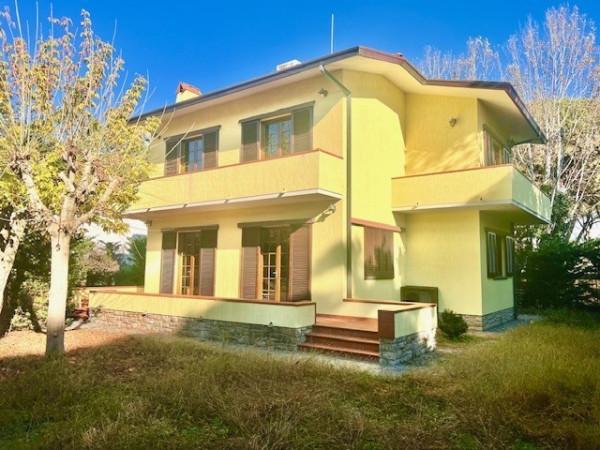 casa indipendente in affitto a Forte dei Marmi