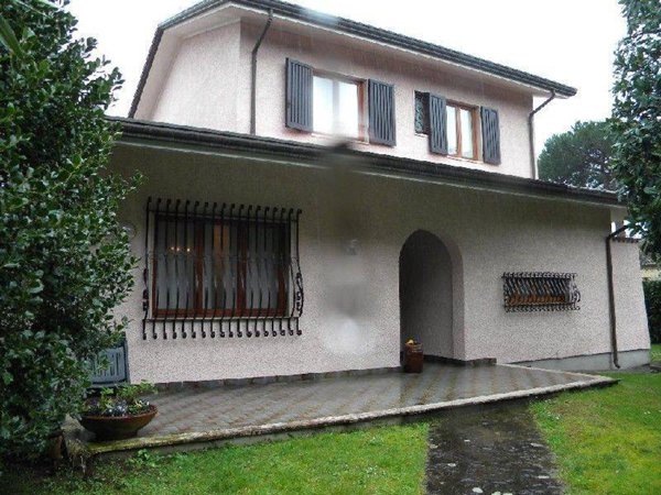casa indipendente in affitto a Forte dei Marmi in zona Vittoria Apuana