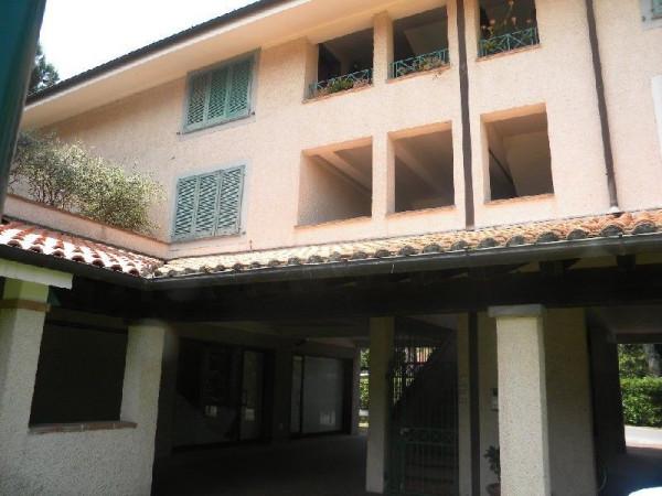 appartamento in affitto a Forte dei Marmi in zona Vittoria Apuana