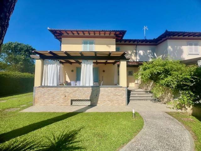 casa indipendente in affitto a Forte dei Marmi
