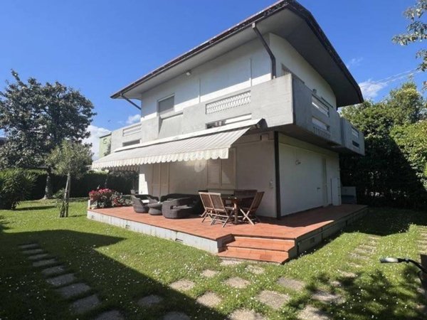 casa indipendente in affitto a Forte dei Marmi