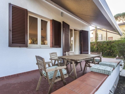 casa indipendente in affitto a Forte dei Marmi in zona Vittoria Apuana
