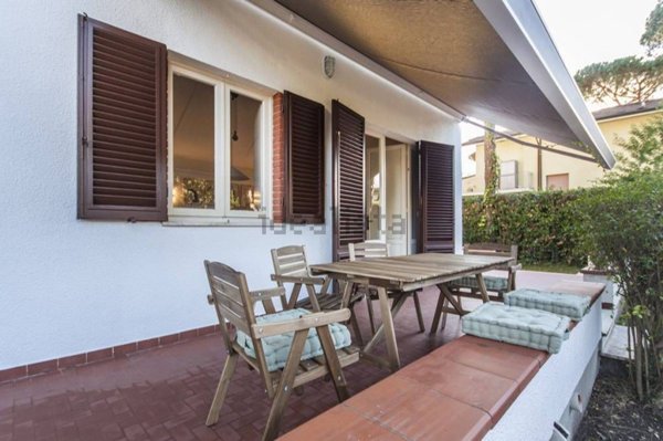 casa indipendente in affitto a Forte dei Marmi in zona Vittoria Apuana