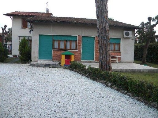 casa indipendente in affitto a Forte dei Marmi in zona Vittoria Apuana