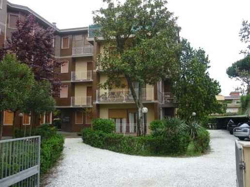 appartamento in affitto a Forte dei Marmi in zona Vittoria Apuana