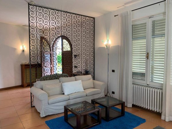 casa indipendente in affitto a Forte dei Marmi in zona Vittoria Apuana