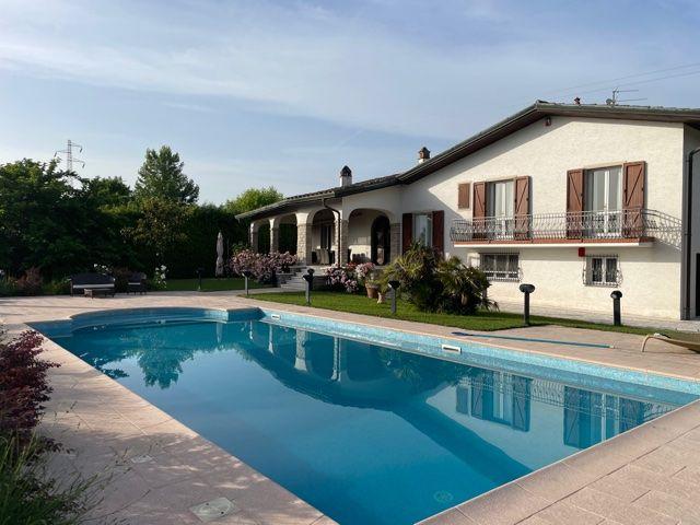 casa indipendente in affitto a Forte dei Marmi in zona Vittoria Apuana