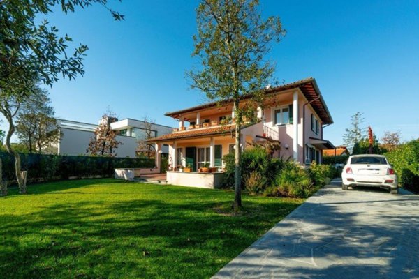 casa indipendente in affitto a Forte dei Marmi