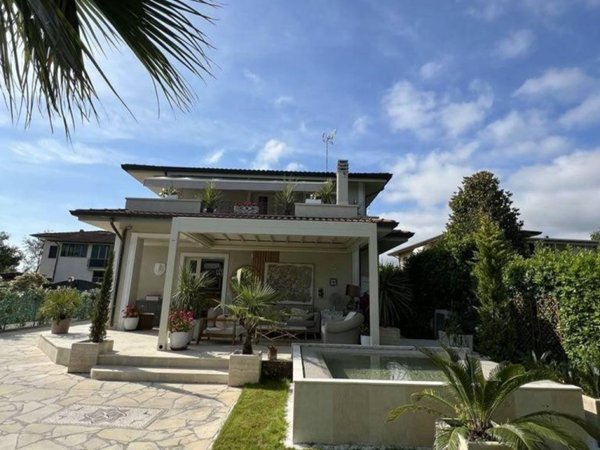 casa indipendente in affitto a Forte dei Marmi