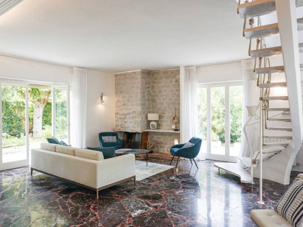 casa indipendente in affitto a Forte dei Marmi in zona Vittoria Apuana
