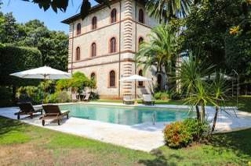 casa indipendente in affitto a Forte dei Marmi in zona Roma Imperiale
