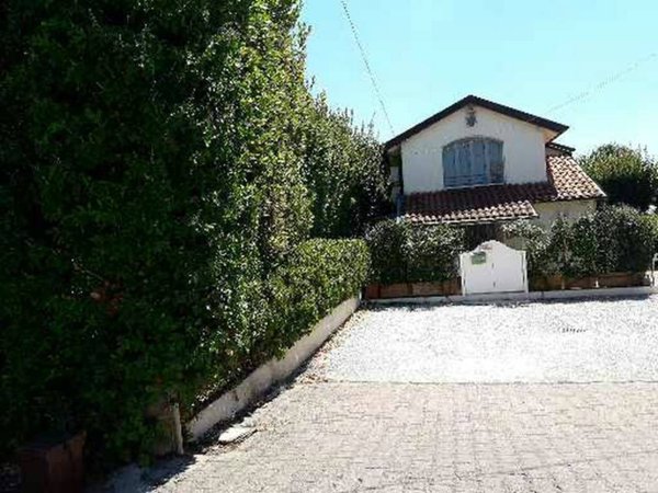 casa indipendente in affitto a Forte dei Marmi in zona Vaiana