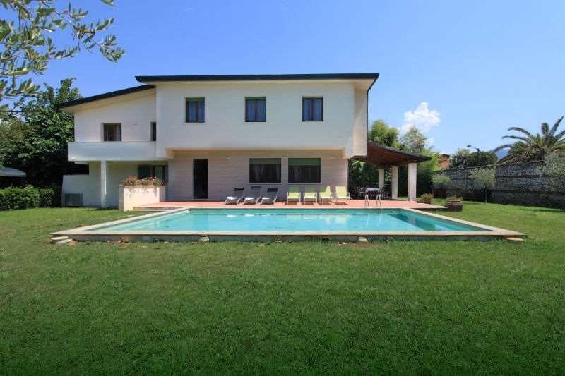 casa indipendente in affitto a Forte dei Marmi in zona Vittoria Apuana