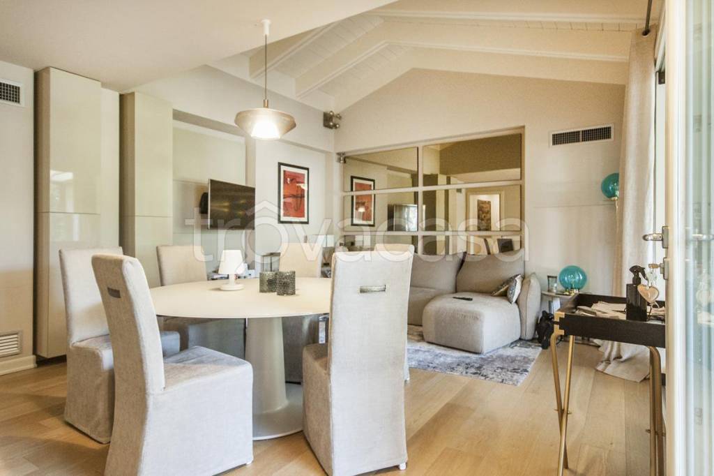 casa indipendente in affitto a Forte dei Marmi in zona Vittoria Apuana