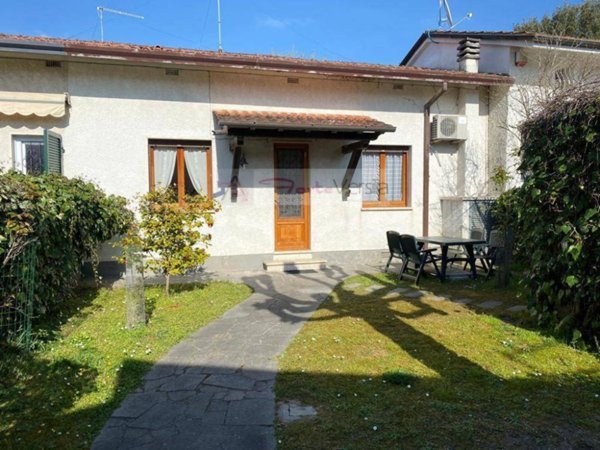 casa indipendente in affitto a Forte dei Marmi