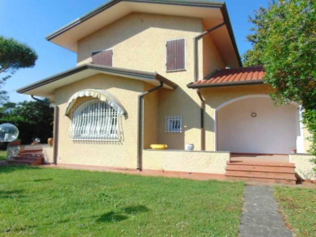 casa indipendente in affitto a Forte dei Marmi in zona Vittoria Apuana