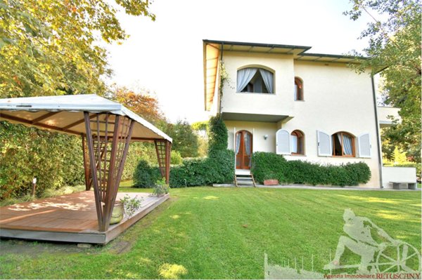 casa indipendente in affitto a Forte dei Marmi in zona Vittoria Apuana