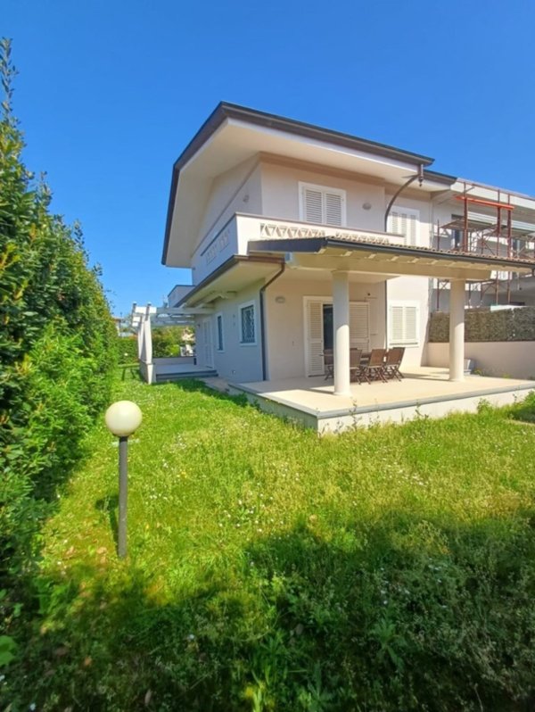 casa indipendente in affitto a Forte dei Marmi