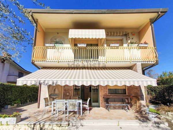 casa indipendente in affitto a Forte dei Marmi in zona Vittoria Apuana