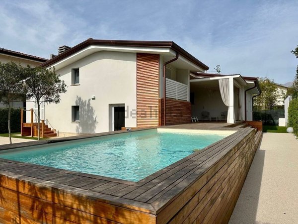 casa indipendente in affitto a Forte dei Marmi