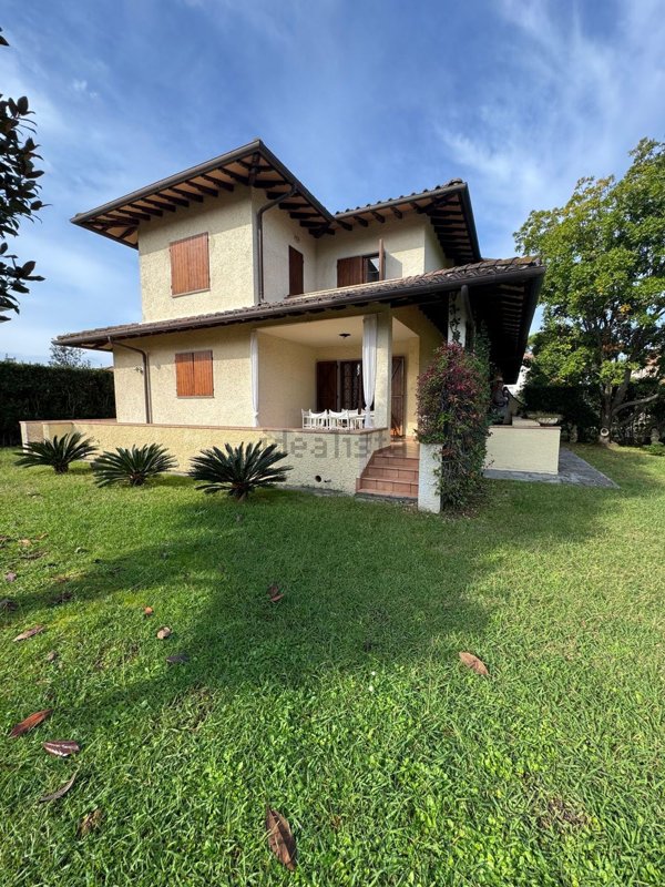casa indipendente in affitto a Forte dei Marmi