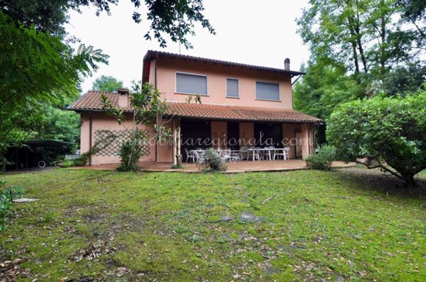 casa indipendente in affitto a Forte dei Marmi in zona Roma Imperiale