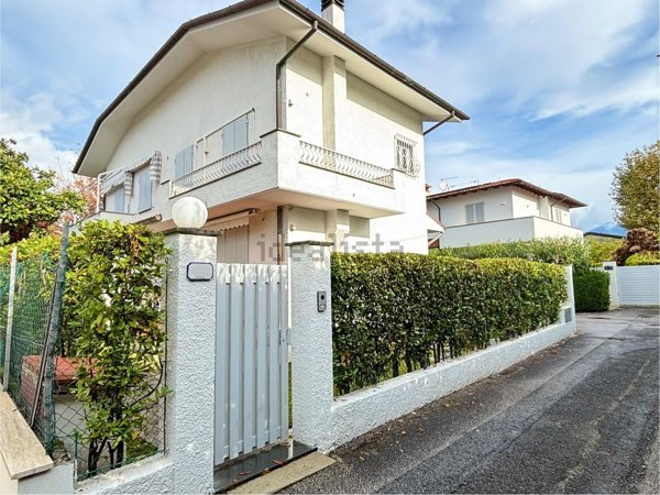casa indipendente in affitto a Forte dei Marmi