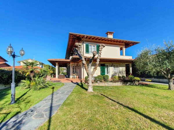 casa indipendente in affitto a Forte dei Marmi