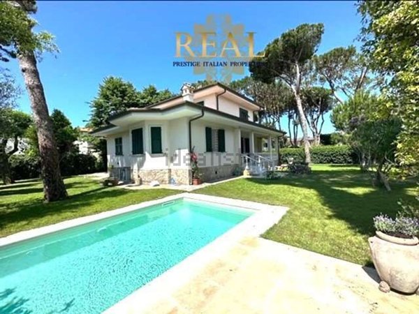 casa indipendente in affitto a Forte dei Marmi in zona Vittoria Apuana