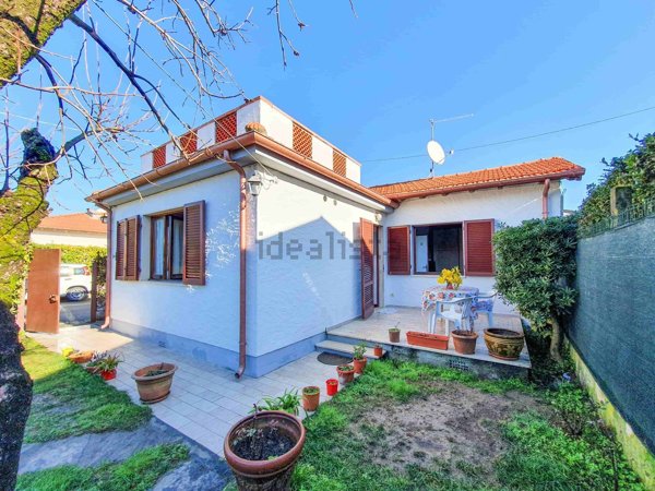 casa indipendente in affitto a Forte dei Marmi