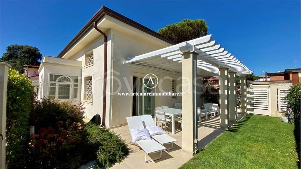 casa indipendente in affitto a Forte dei Marmi