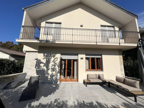 casa indipendente in affitto a Forte dei Marmi in zona Vittoria Apuana