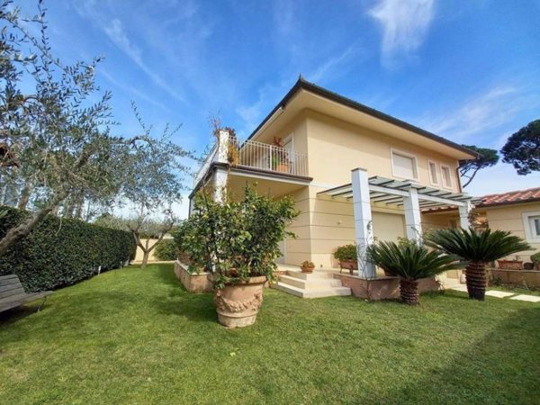 casa indipendente in affitto a Forte dei Marmi