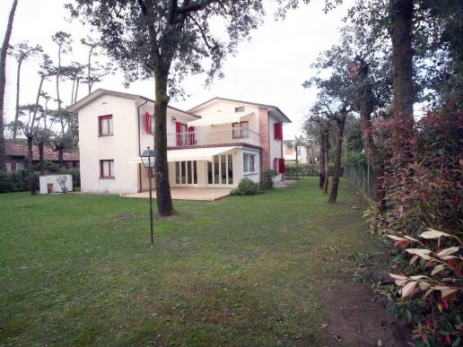 casa indipendente in affitto a Forte dei Marmi in zona Roma Imperiale